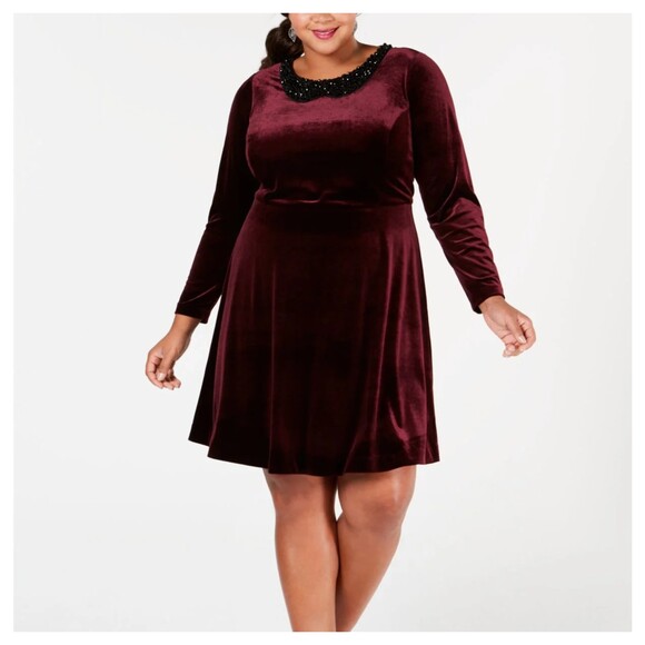 Betsey Johnson Dresses & Skirts - Betsey Johnson Beaded Collar Velvet Dress